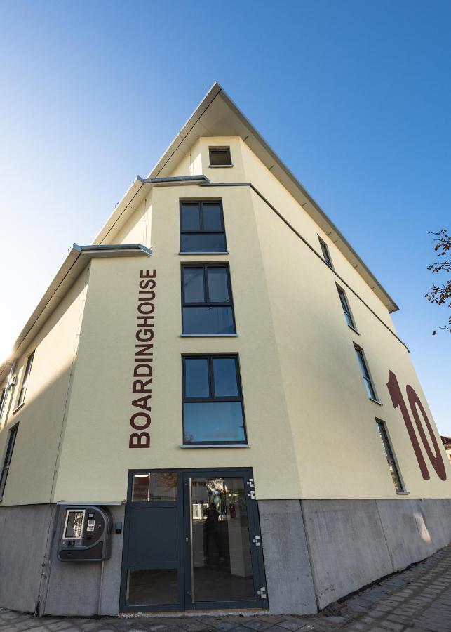 Boardinghouse-Landau Aparthotel Λαντάου Εξωτερικό φωτογραφία
