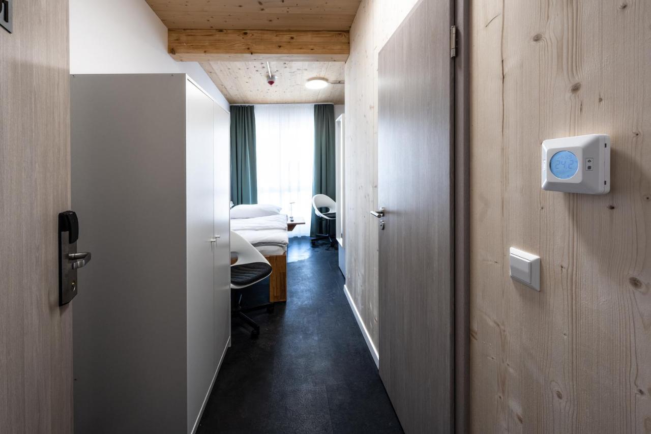 Boardinghouse-Landau Aparthotel Λαντάου Εξωτερικό φωτογραφία